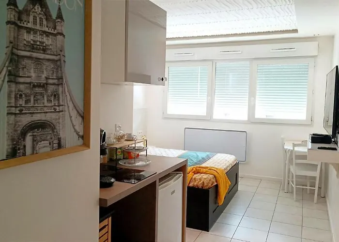 Bron Centre Appartement Meuble Avec Jacuzzi